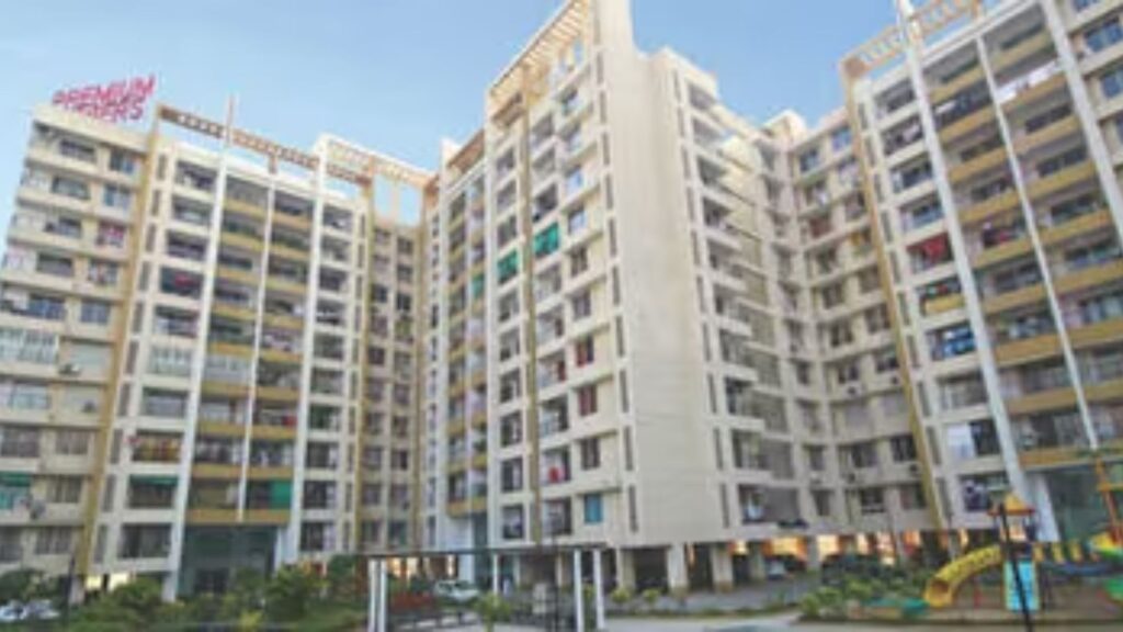 Indore PropertyProperties in MR-10 and Scheme 114