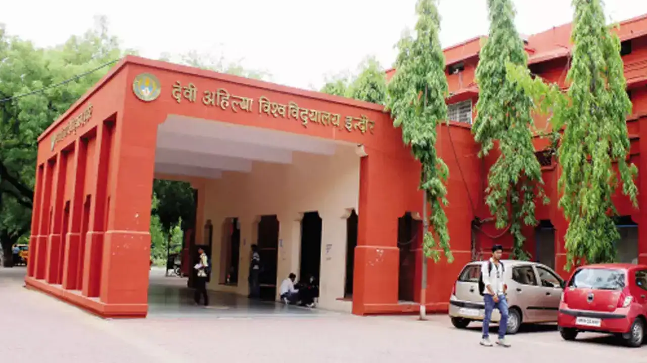 Order to promote students to the next class in 15 days in MP colleges