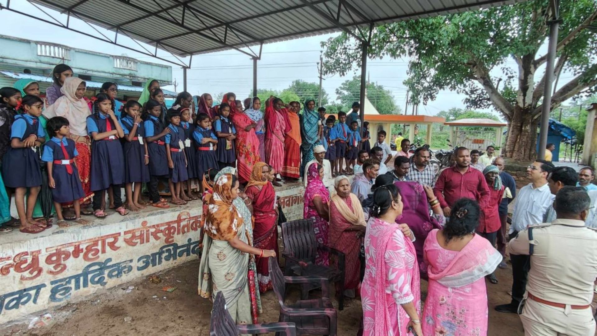 Best Indore NewsSchool gate locked due to property dispute in Indore: