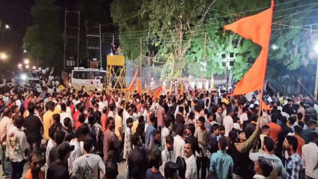 Best Indore NewsTension in Indore due to communal comment