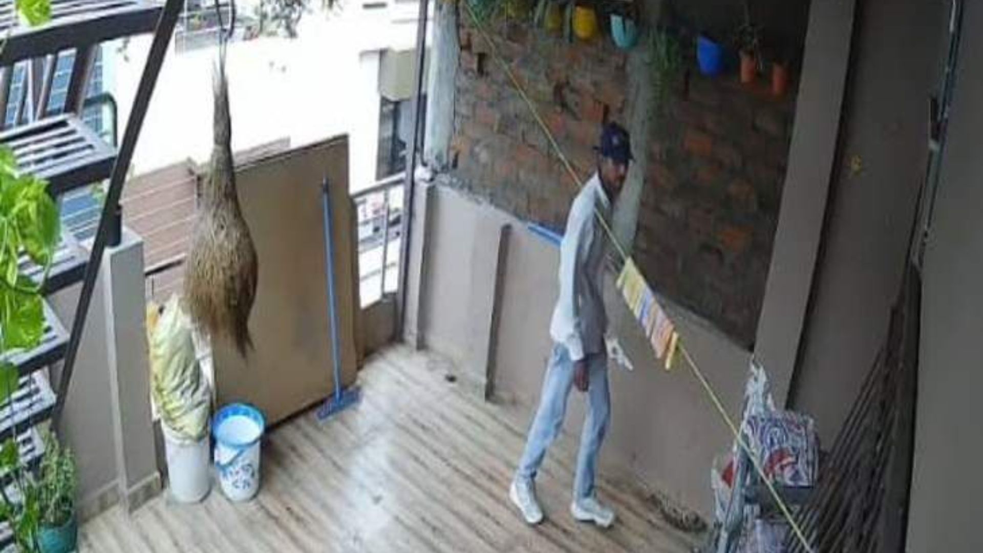 Best Indore News12 lakh stolen from a furniture trader's