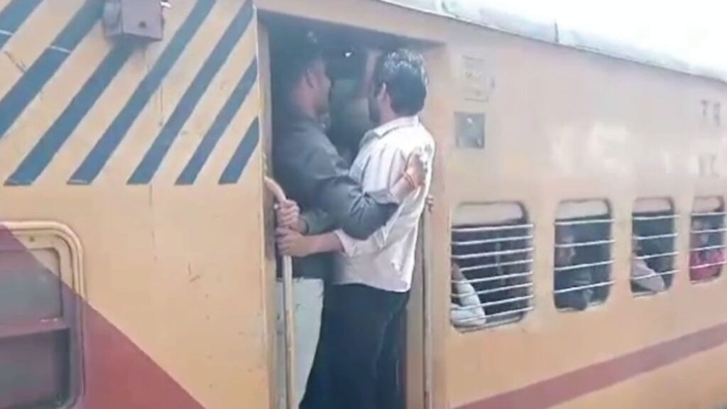 Best Indore News 5 crore robbery in a moving train