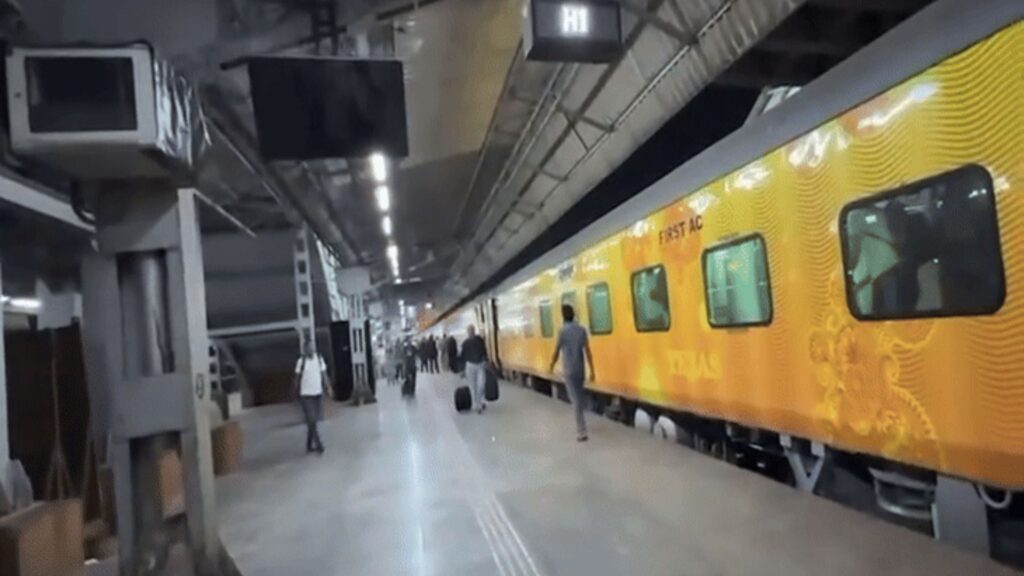 Best Indore News MP's first Tejas will run between Indore-Mumbai from 23rd: