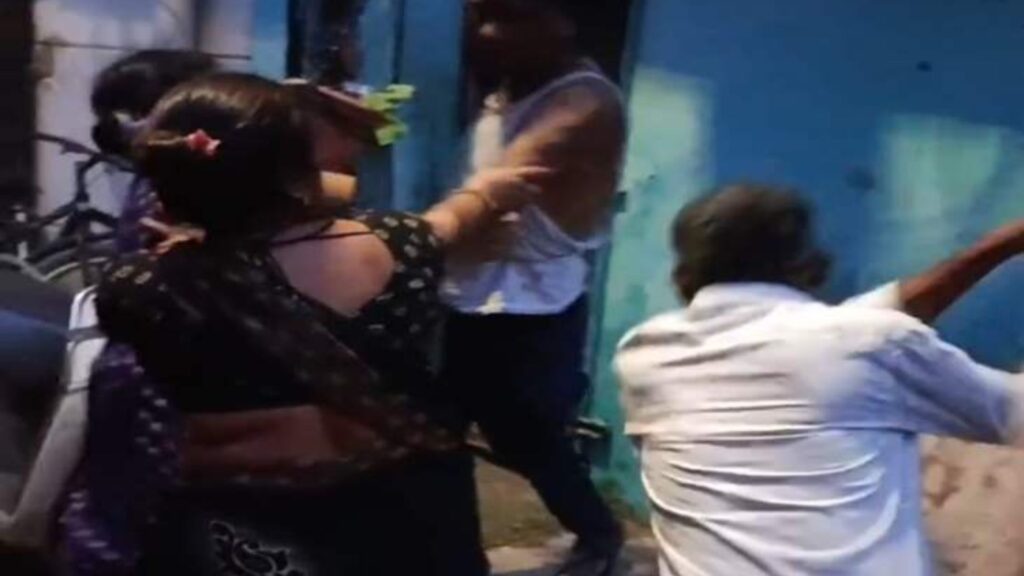 Best Indore News People beat up SI with sticks in Indore: