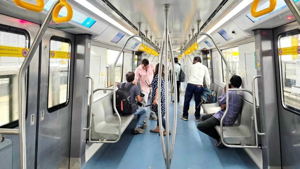 Best Indore News:One month of Indore Metro- time changed
